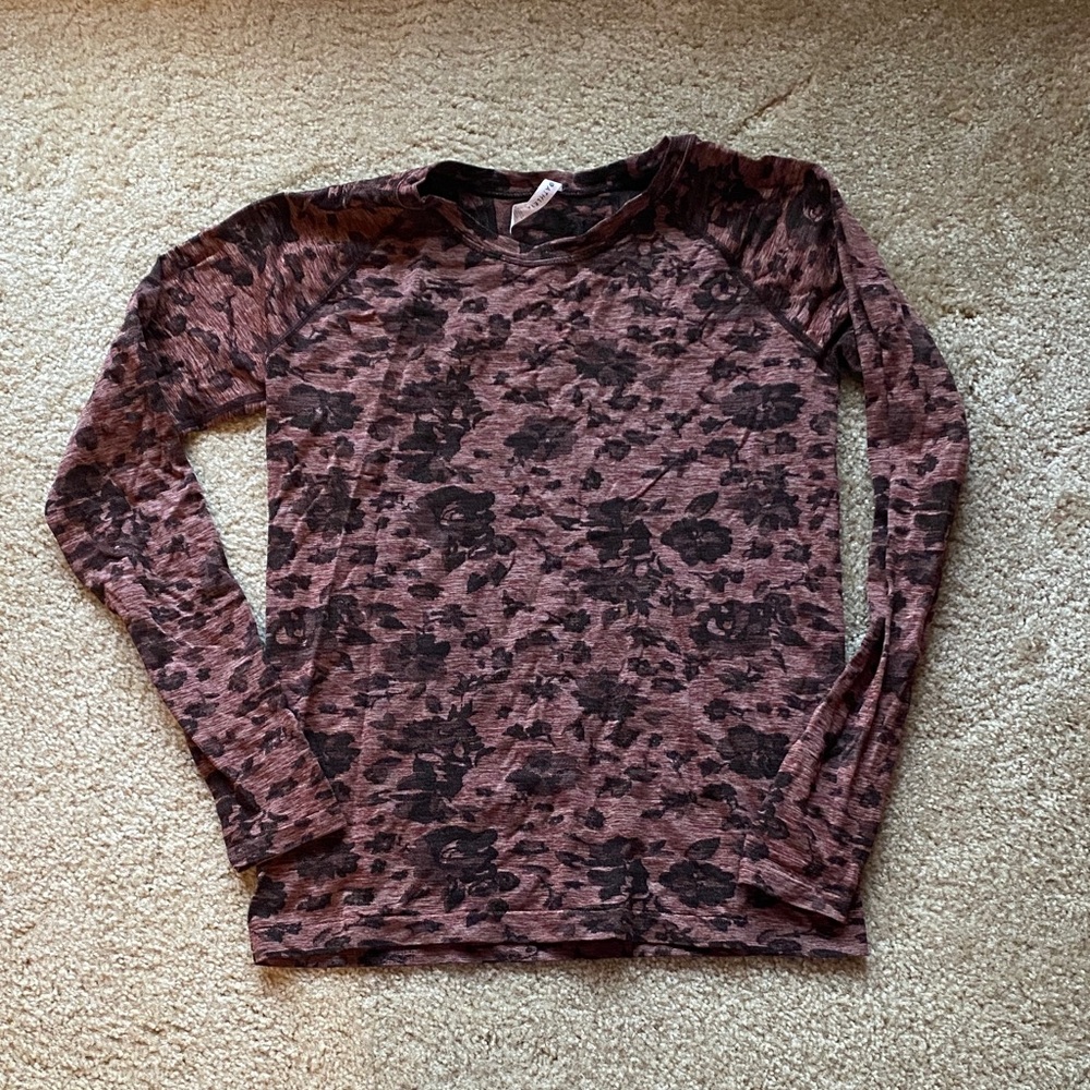 Athleta momentum top, long sleeve with floral pattern, size large